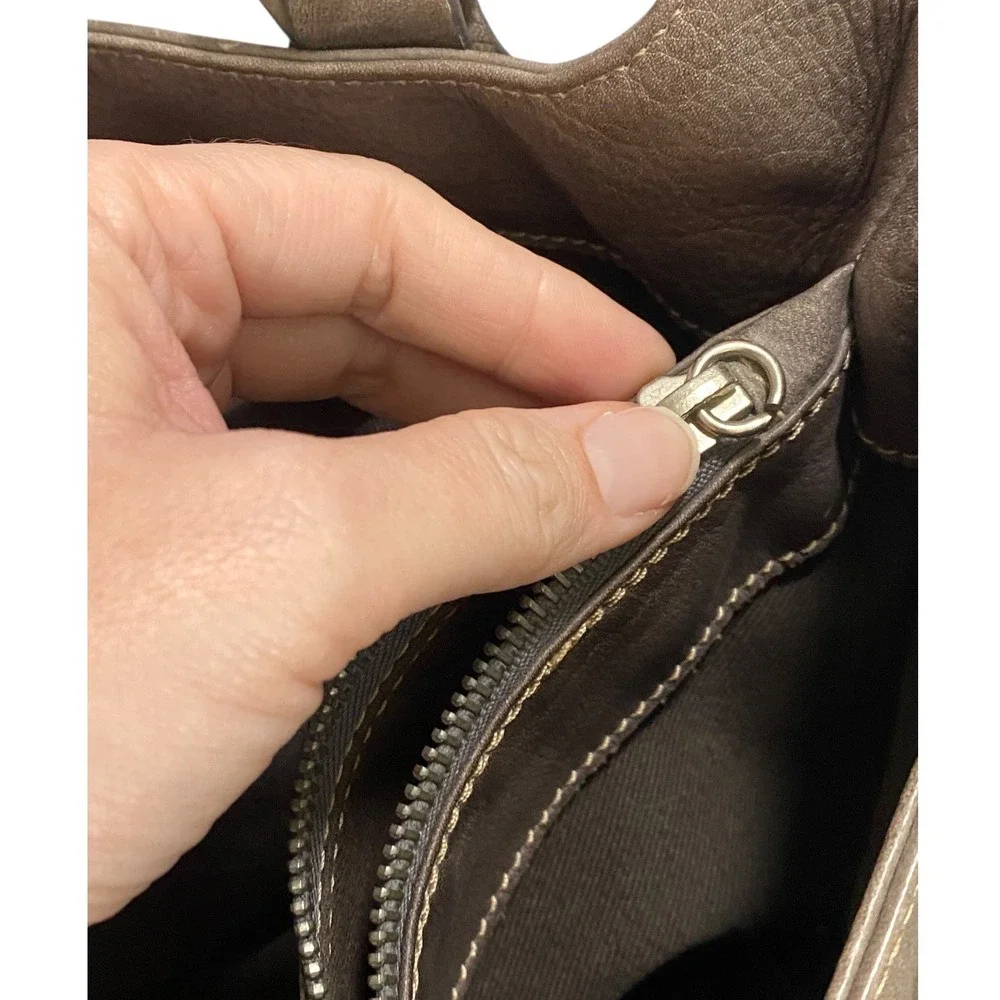 Sundance Leather Shoulder Bag Taupe Hobo Purse Made in Italy‎ Pockets Boho